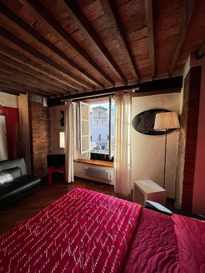 Appartamento suite via fillungo Lucca
